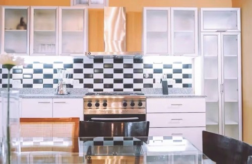 Recoleta House | Spacious 5-bedroom townhome in Buenos Aires with jaquzzi, sauna, and own bar!