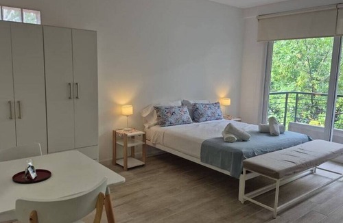 Almagro Apartment | Spacious Apartment with Balcony in Almagro