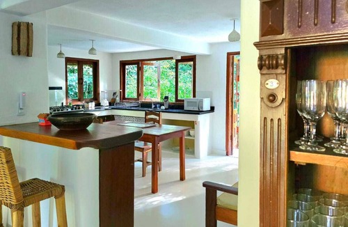 Trancoso House | Spacious house in a large, tranquil walled garden. Close to everything.