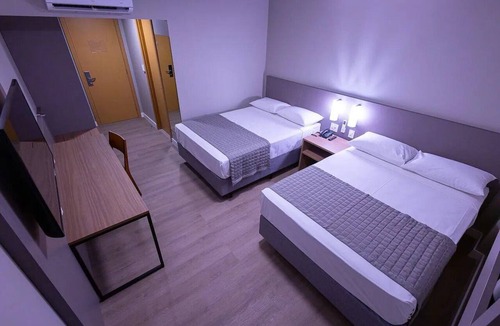 Centro Hotel | Standard Twin Bed Room | Pet-Friendly | 0.5 Mi from Igreja Matriz Tower