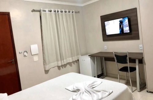 Altamira Hotel | Standard Twin Room | Free Private Parking | Walk to Altamira Shopping Mall