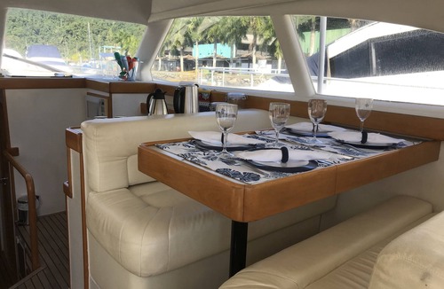 Paraty Boat Rental | Stay on board in Paraty