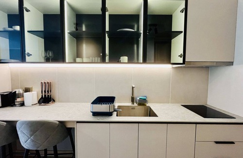 Apoquindo Apartment | Studio Las Tranqueras - Fast Wifi, Gym & Laundry