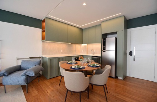 Saco Grande Apartment | Studio Sofisticado e Moderno - CEN013