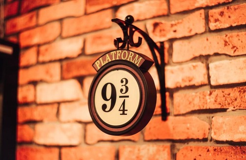 Matriz Apartment | Studio temático HARRY POTTER Quarto Secreto HP com GARAGEM e PISCINA no CENTRO