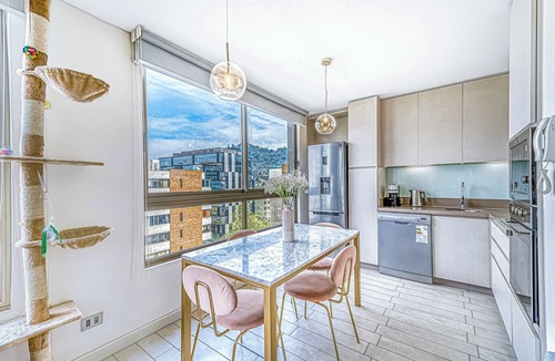 Santiago Apartment | Stylish Art 2B w/Balcony, Parking & Wifi