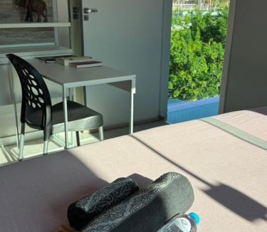 Capoeiras House | Suíte Grande com AR, TV e sacada em Florianópolis