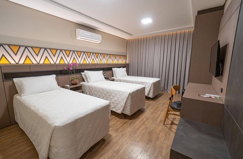 Foz do Iguacu Hotel | Superior Triple Twin Room | Free Breakfast, Pool Bar, 3 Pools & IGU 3 mi