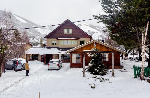Villa Catedral Hostel | Swell Snow House