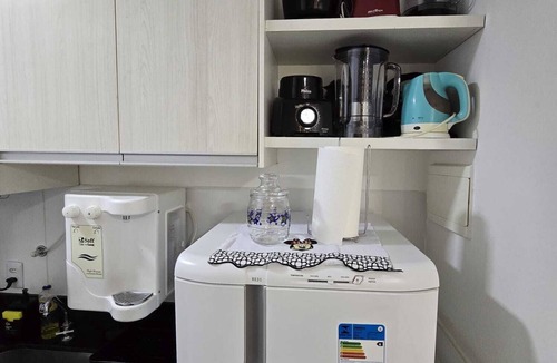 Tiradentes Apartment | Térreo, Completo, Seguro, Academia e Piscina. Aceita Pets. Espaço Para Trabalho