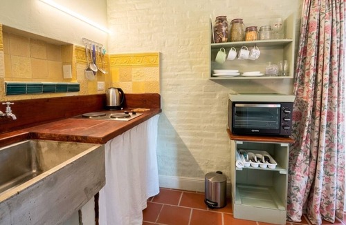 San Antonio de Areco Apartment | The Loft: Pool and Green Patio