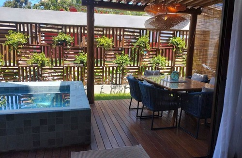Praia do Forte House | Tiny House in Praia do Forte. Gated community, with exclusive access to the beach