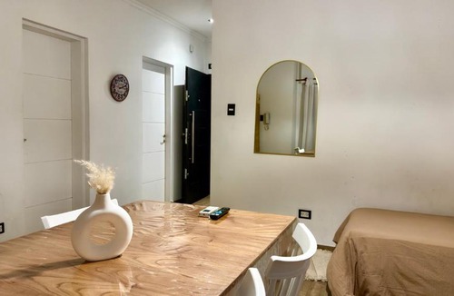 Monte Grande Apartment | Travel Suites MG Céntrico - Airport 15 min - Clínica MG - Parking Ezeiza