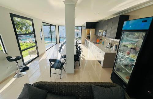 Melocoton Villa | Tu Paraíso Jim