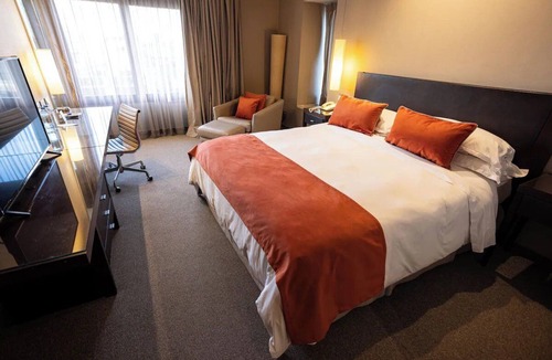 Microcentro Hotel | Upscale King Room in the Heart of Buenos Aires | Rooftop Pool + Hot Tub