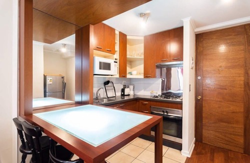 Bellas Artes Apartment | Urban Burgundy - 1BR, Metro, Wifi, TV