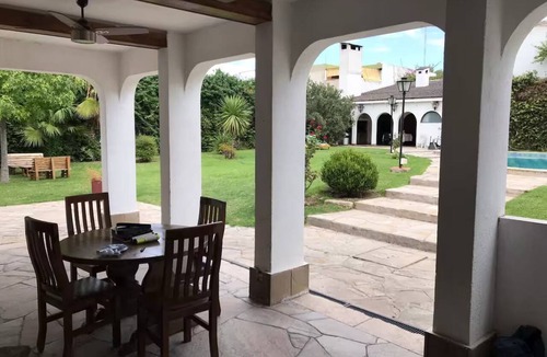 Mendoza City Center House | Vacation home in Mendoza City with a pool table