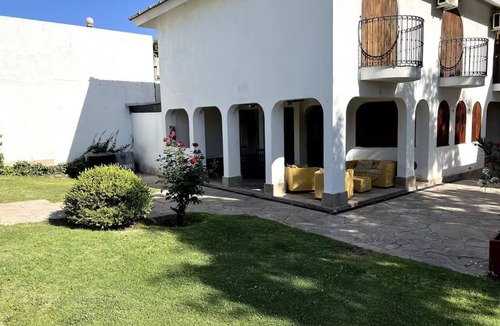 Mendoza City Center House | Vacation home in Mendoza City with a pool table