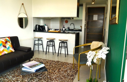 Apoquindo Apartment | View + Free Parking | Metro | Fast WiFi