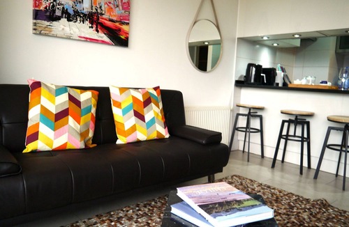 Apoquindo Apartment | View + Free Parking | Metro | Fast WiFi