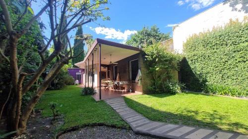 Vicente Lopez House | Villa Selva Casa para 8 con jardín en Vicente López