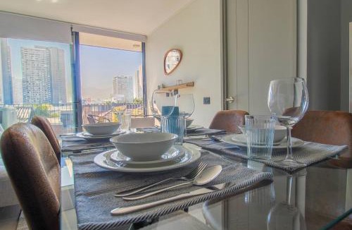Las Rejas Apartment | Vista cordillera, A/C, Wifi, GYM, céntrico, O2