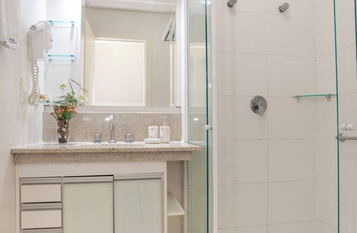Santinho Apartment | Your luxurious beachfront retreat in Santinho: 2 suites for 4 people, swimming pools.