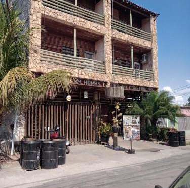 04 Quarto, com sala, cozinha, banheiro e sacada in Cuiabá