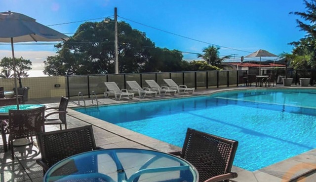 2 Bed Apartment Sleeps 4 - Pool & Private Garden in NATAL