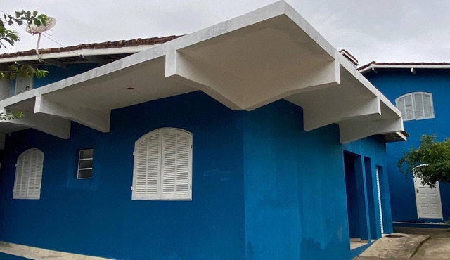 3-bedroom house 100 meters from Maresias beach. Shared backyard. in Maresias São Sebastião