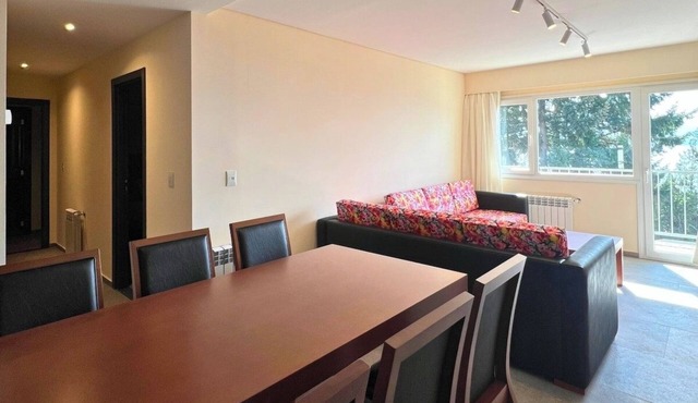 4 Lake View Units with Breakfast & Heated Pool Perfect for Couples and Families in San Carlos de Bariloche