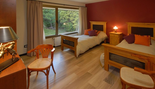 Amazing 4 Bedroom Chalet in Arelauquen AG6