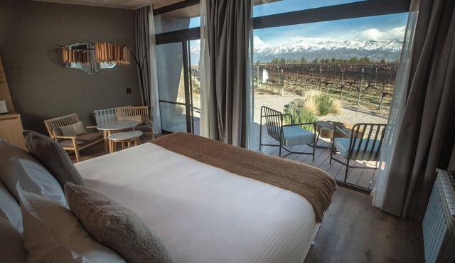 Andeluna Winery Lodge