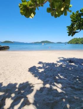 Apartamentos, 3 Praias, condomínio de Luxo, Piscinas in Angra dos Reis
