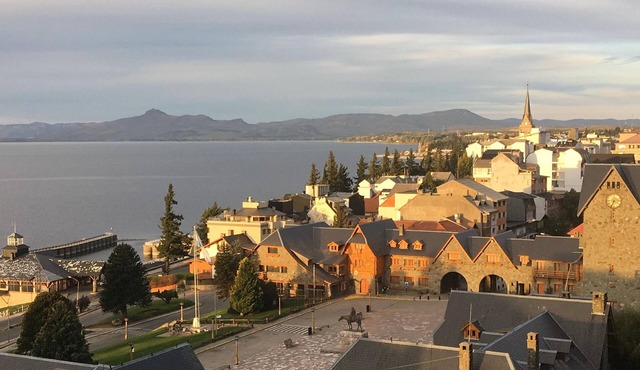 Spacious and bright apartment with an incredible lake view. in BARILOCHE - SAN CARLOS DE BARILOCHE
