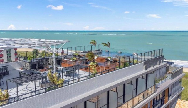 Beachfront apartment with private bathtub. in João Pessoa