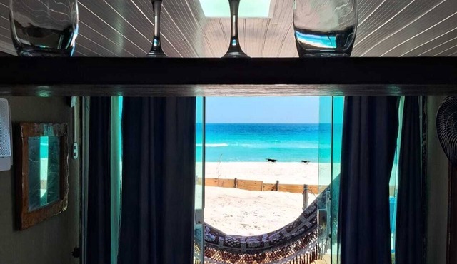 Beachfront Suite with Ocean View in Arraial do Cabo