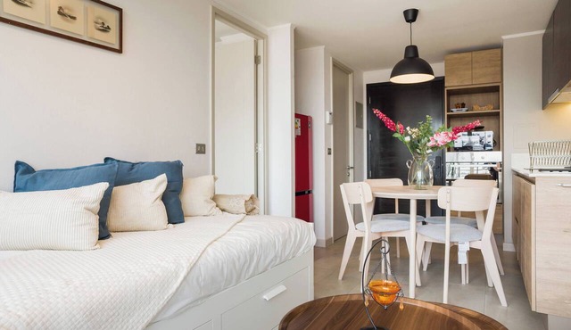 Beautiful Apartment in Nunoa with Balcony and Pool in Ñuñoa