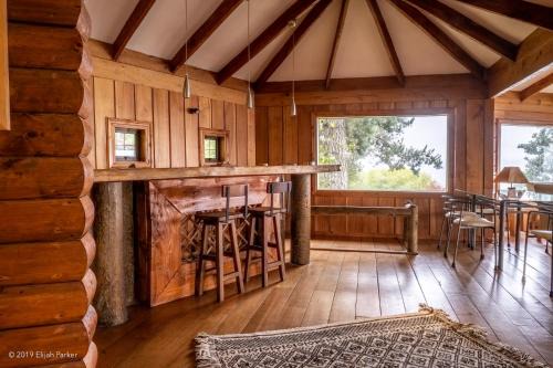 "Beautiful Lake House"