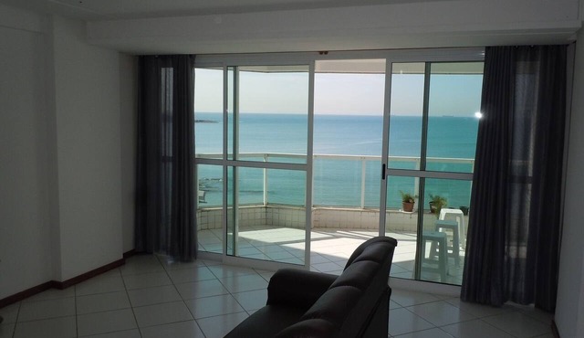 Beira Mar 3 Bedrooms + 1 Dependency, 2 Suites in Guarapari