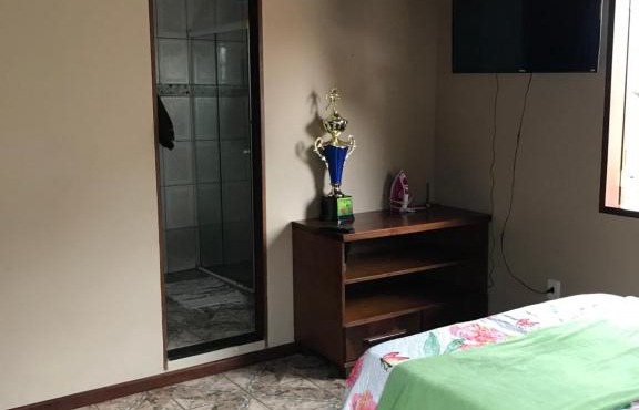 Bela casa com piscina in Resende
