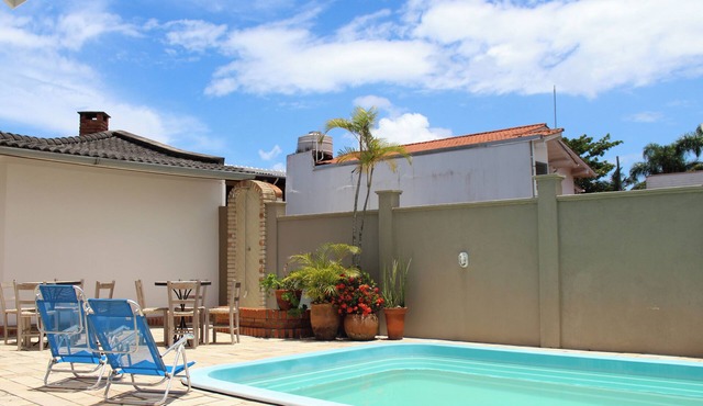 2-bedroom apartment in charming Lagoa da Conceição Florianópolis with AC, WiFi in Lagoa da Conceição Florianópolis