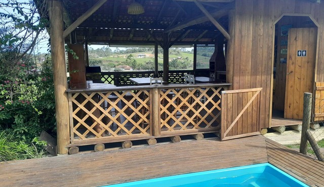 Country house with pool, football field and lake near Beto Carrero in Medeirinhos Balneário Piçarras