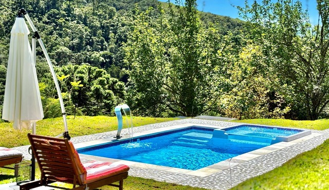 M&H Refuge - Incredible view, hot tub and heated pool 20 minutes from the center in Passos da Mantiqueira Campos do Jordão