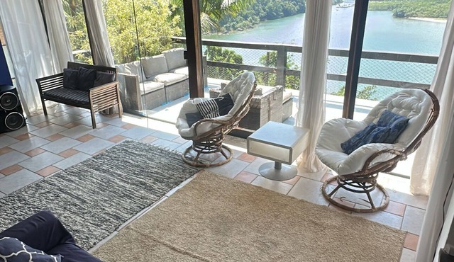 Mansion with sea view in gated community in Ponta da Cruz Angra dos Reis