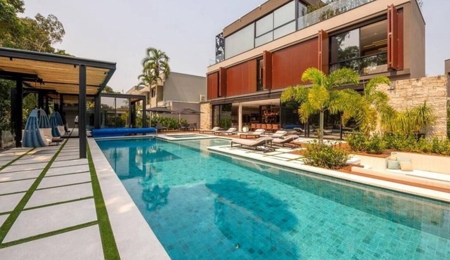 Modern beach house in Riviera de São Lourenço - Condominium - 600mts from the beach in Riviera de São Lourenço Bertioga