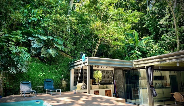 Container house in the forest just 10 km from the most beautiful beaches in Rio! in Vargem Grande Rio de Janeiro