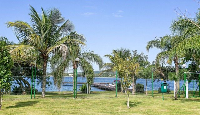 By the lagoon: beautiful view and 1GB internet in Florianópolis