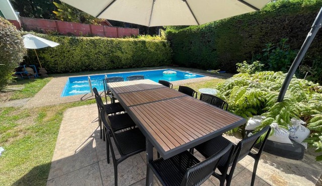 Cabaña con Jacuzzi Exterior - Piscina Privada - estufa - cerca de playa in Dichato