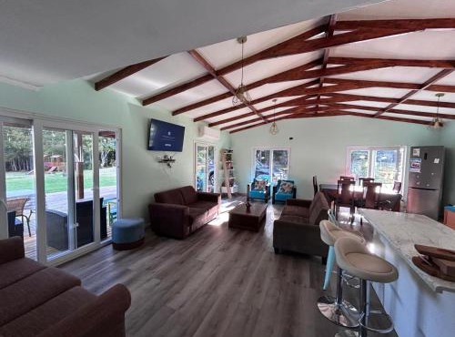 casa amplia, parcela exclusiva, para 14 personas
